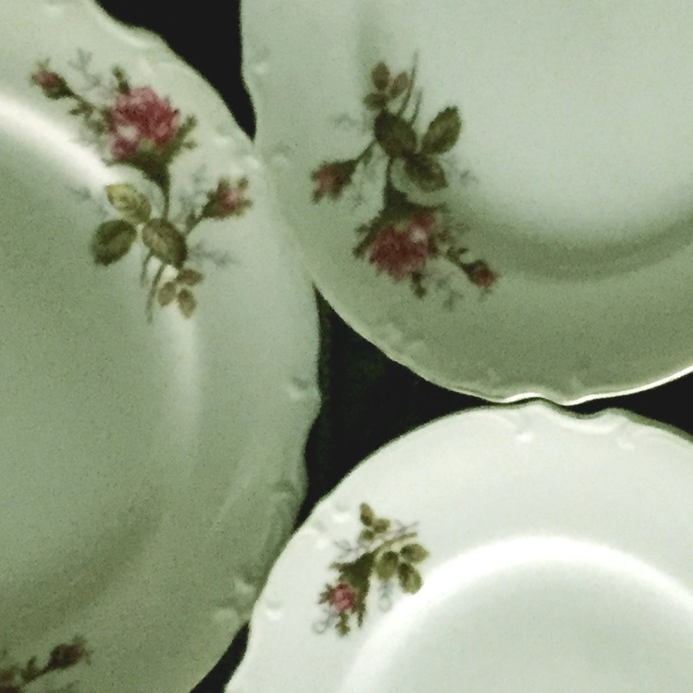 VINTAGE ROYAL ROSE FINE CHINA OF JAPAN 3 6" CAKE PLATES DEEP PINK MOSS ROSES